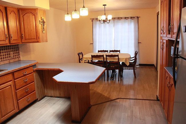 Additional photo 3 of property located at 101 E Oregon St