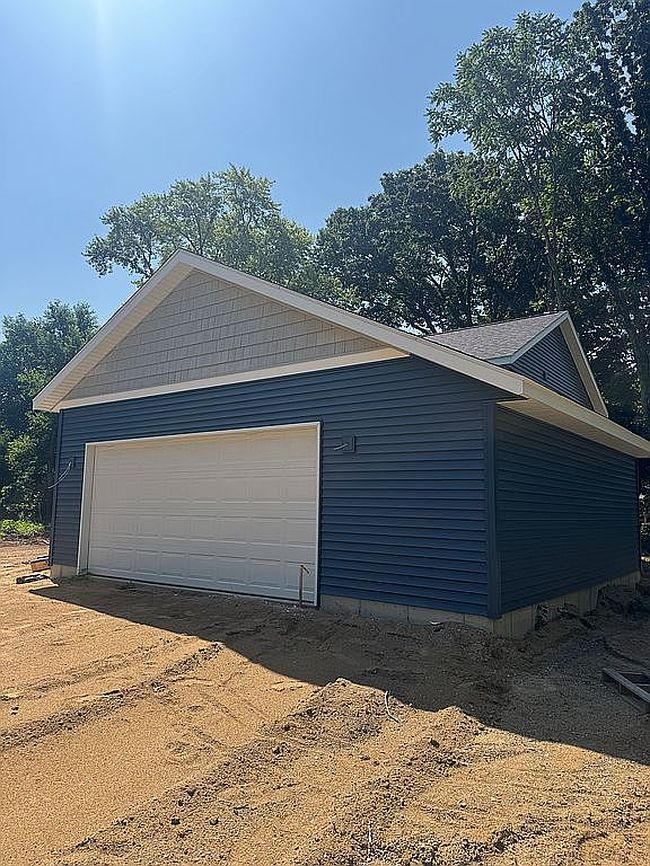 Photo of 306 Arnstrom Dr, Gobles, MI