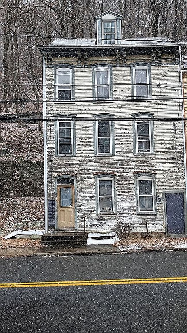 Image of 567 S Centre St