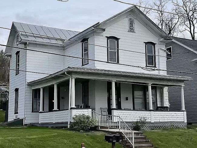 Image of 420 Main St