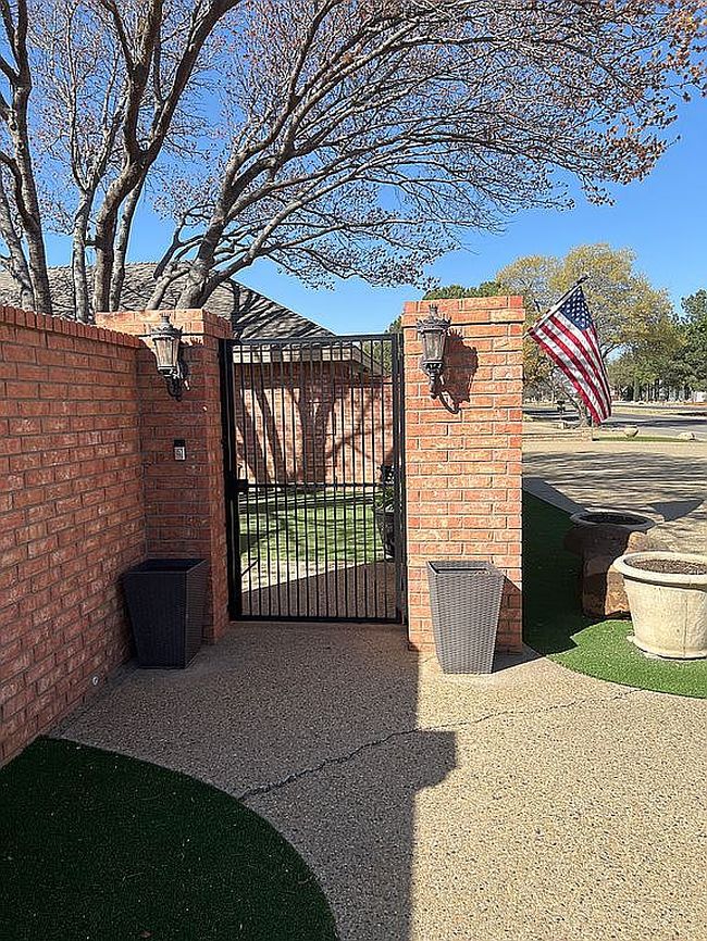 Additional photo 1 of property located at 4603 Green Tree Blvd