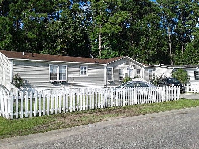 Image of 8180 Woodland Dr