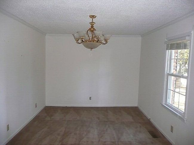 Photo of 170 Dorsey Dr, Byron, GA