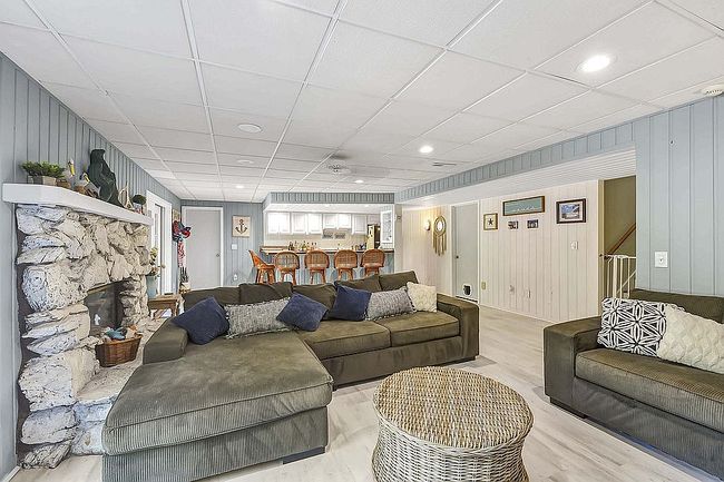 Photo of 619 Cahoon Rd, Bay Village, OH