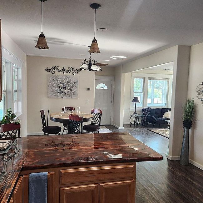 Photo of 113 1st Ave W