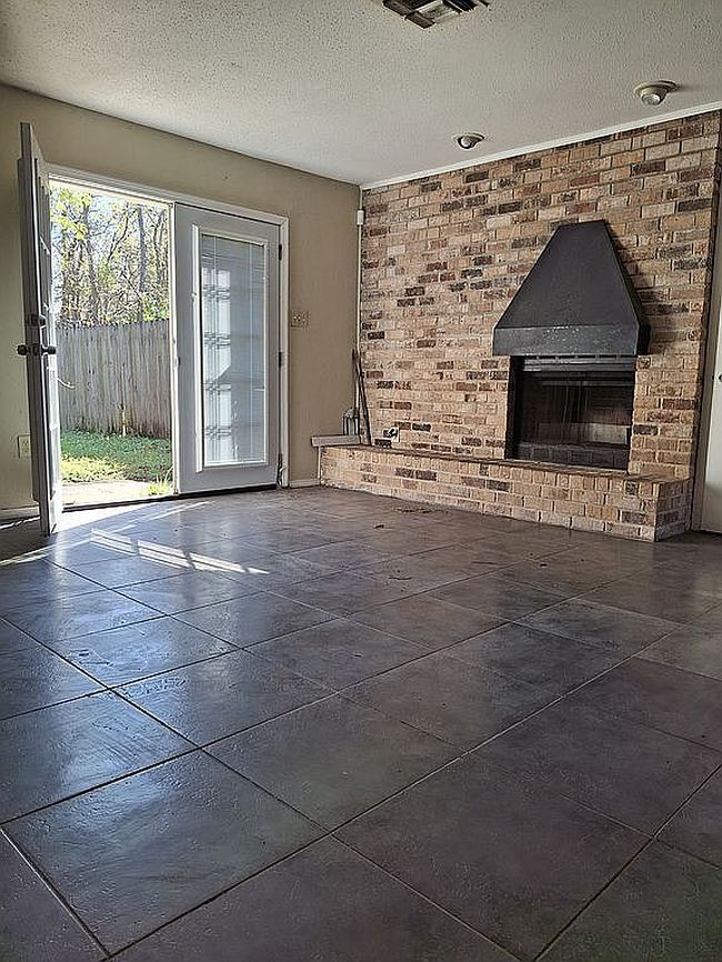Photo of 5159 Bayouview Ct, New Orleans, LA