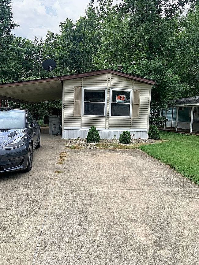 Photo of 250 Arapaho Dr