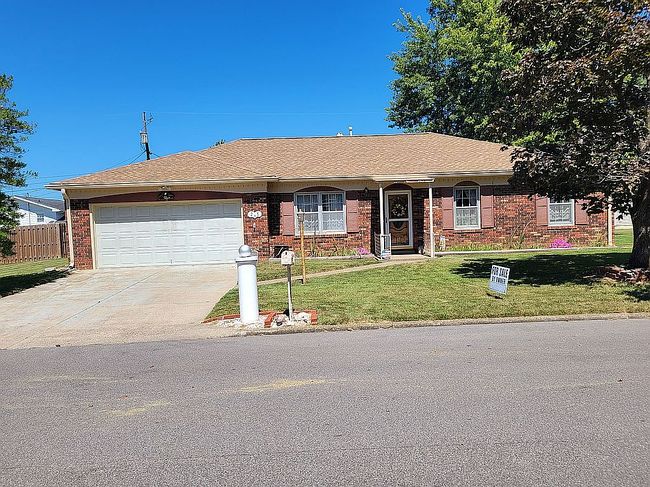 Photo of 205 Lawrence Dr