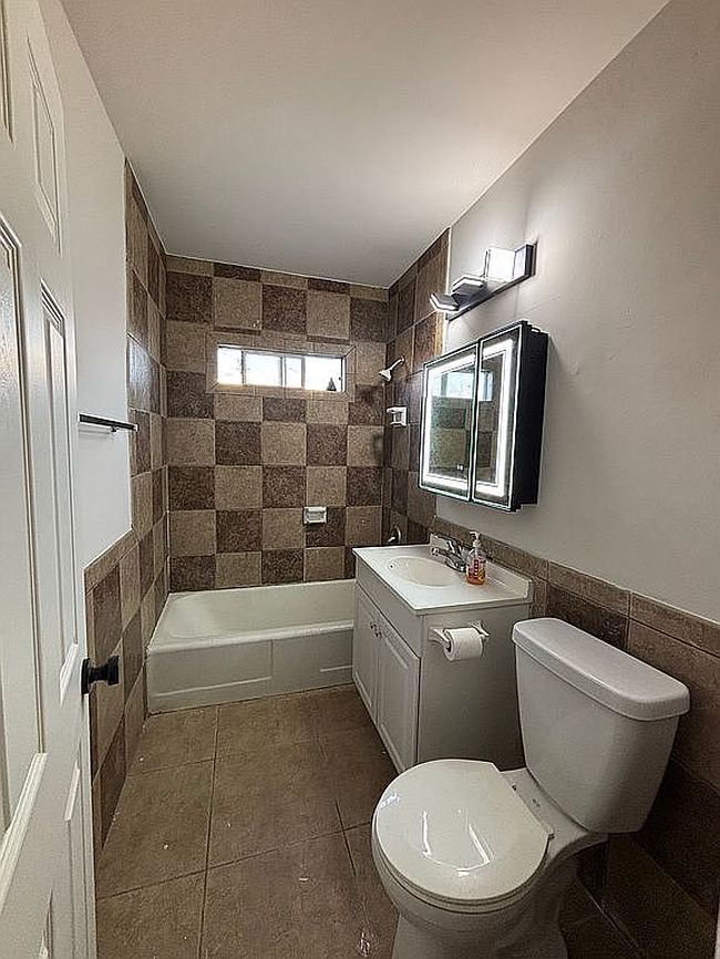 Photo of 3137 W Mckinley St, Phoenix, AZ