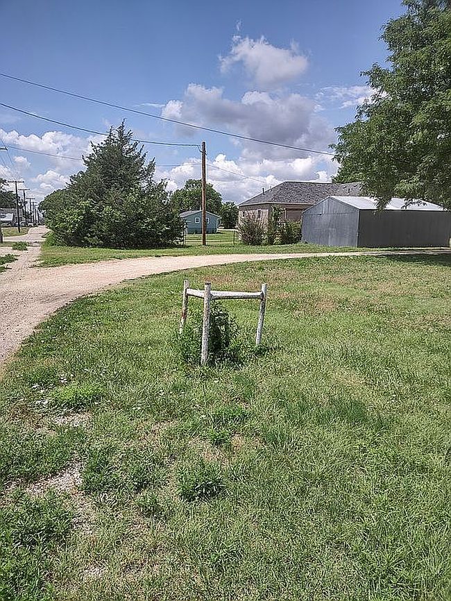 Photo of 1015 N 1st St, Stockton, KS