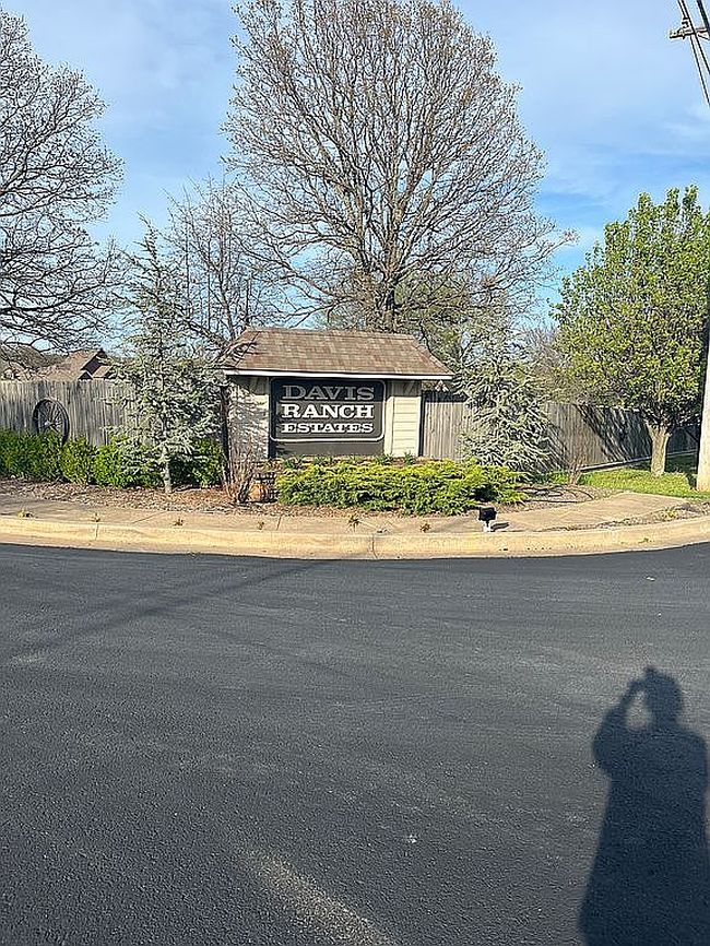 Image of 600 W Northlake Dr