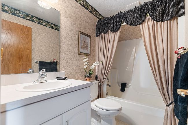 Photo of 7156 Cedar Grove Ave Nw, North Canton, OH