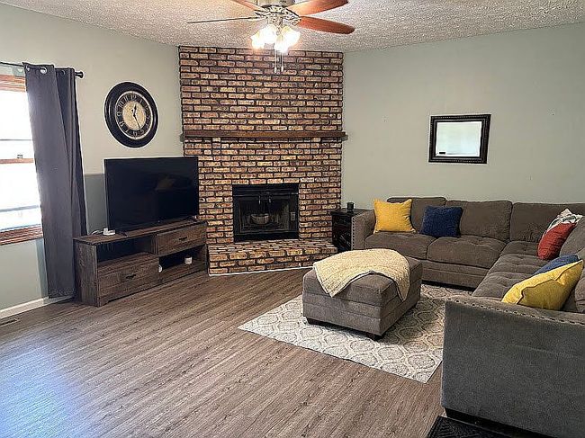 Photo of 1040 W 58th St, Davenport, IA