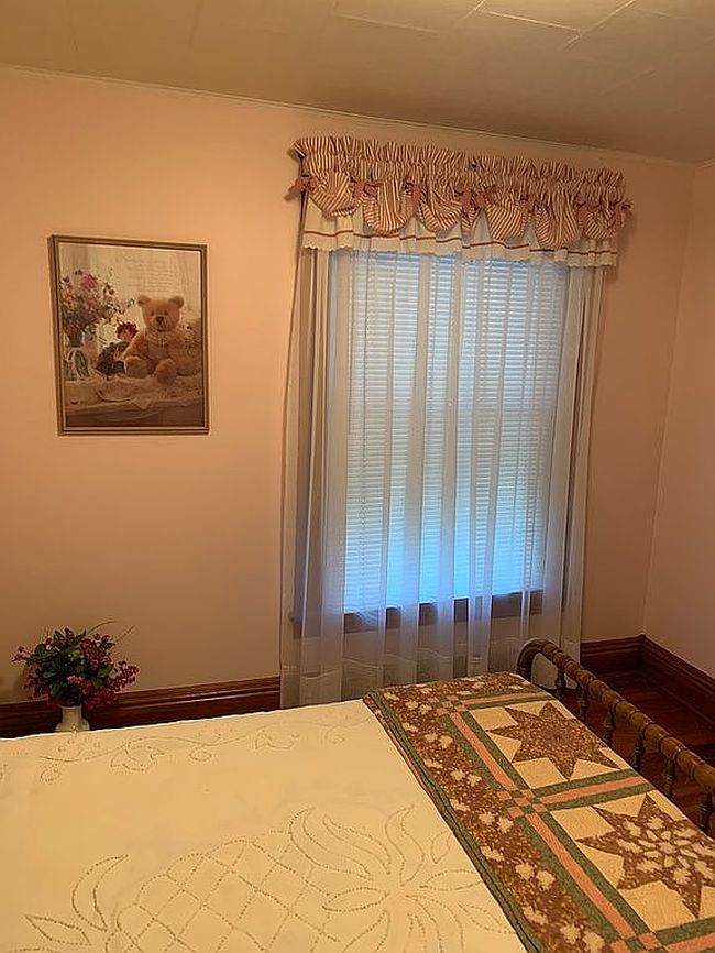 Additional photo 1 of property located at 504 Thomas St