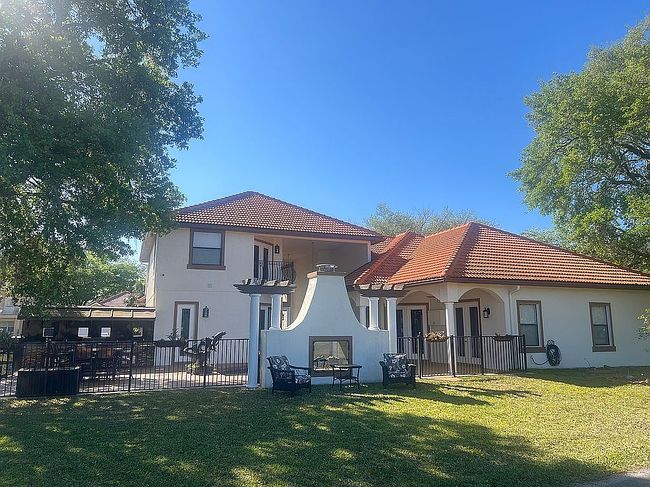 Image of 2813 Ballard Ave