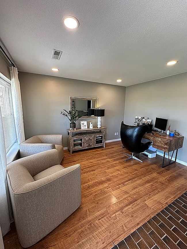 Image of 4104 Watkins Ave