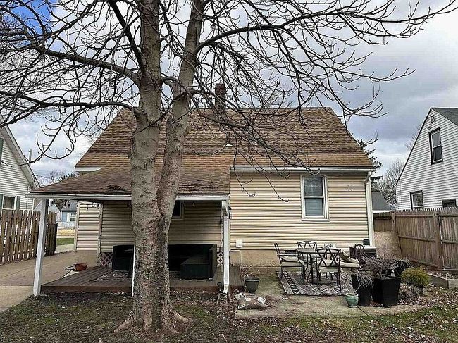 Image of 1228 Crescent Dr