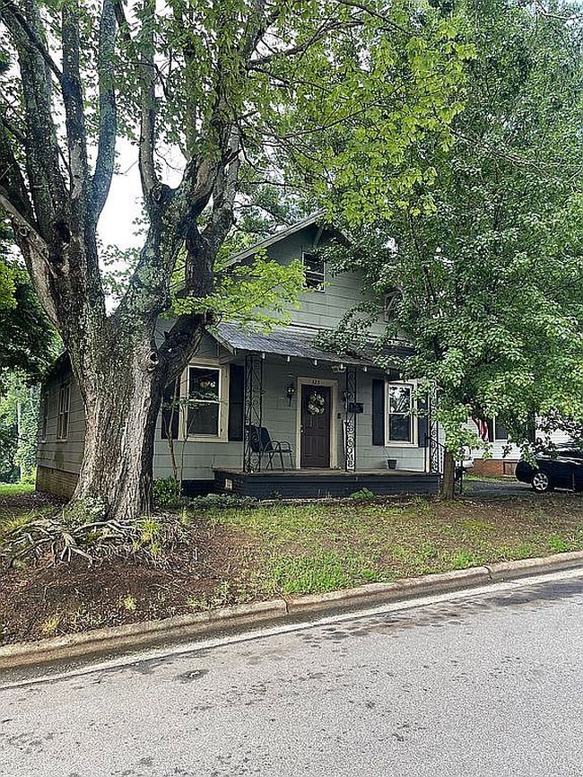 Photo of 323 Caldwell Ave, Mooresville, NC