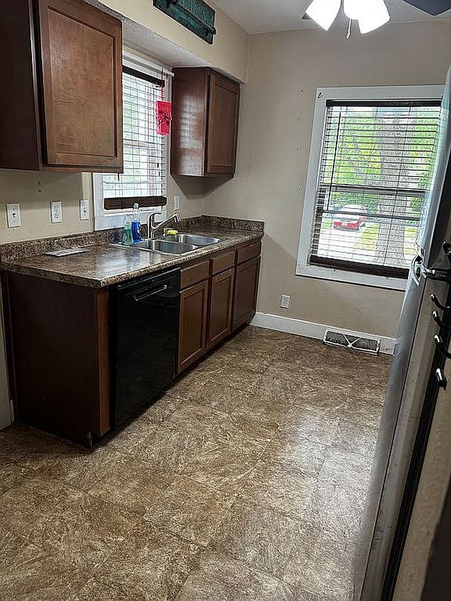 Additional photo 3 of property located at 2421 Adams Ave