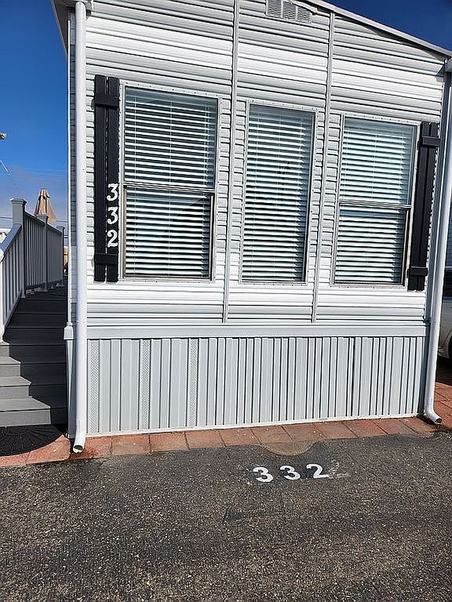 Image of 200 S Dolliver St Space 332