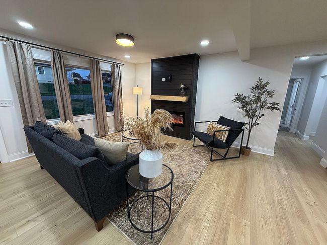 Additional photo 3 of property located at 1306 3rd St