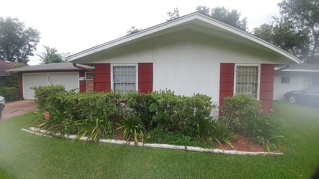 Photo of 5947 Willow Glen Dr, Houston, TX