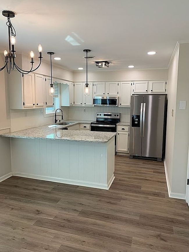 Image of 8610 Lake Shore Dr W
