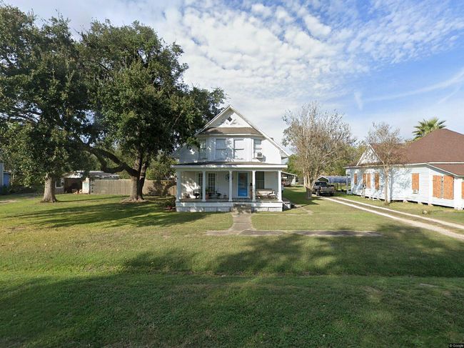 Photo of 302 Moore Ave