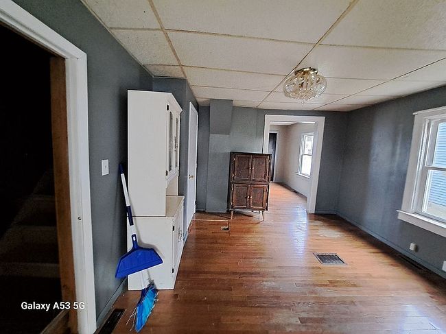 Additional photo 3 of property located at 307 W 4th St