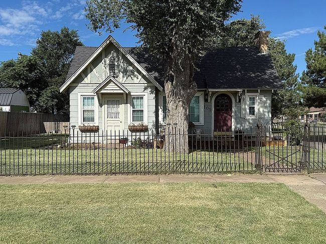 Photo of 105 N 11th St