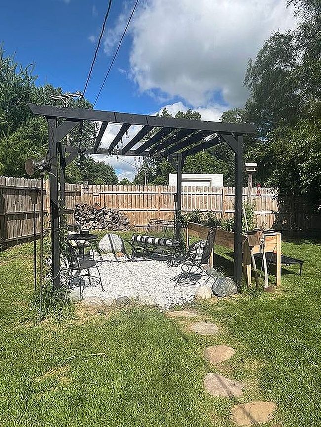 Image of 3744 N Cemetery Rd