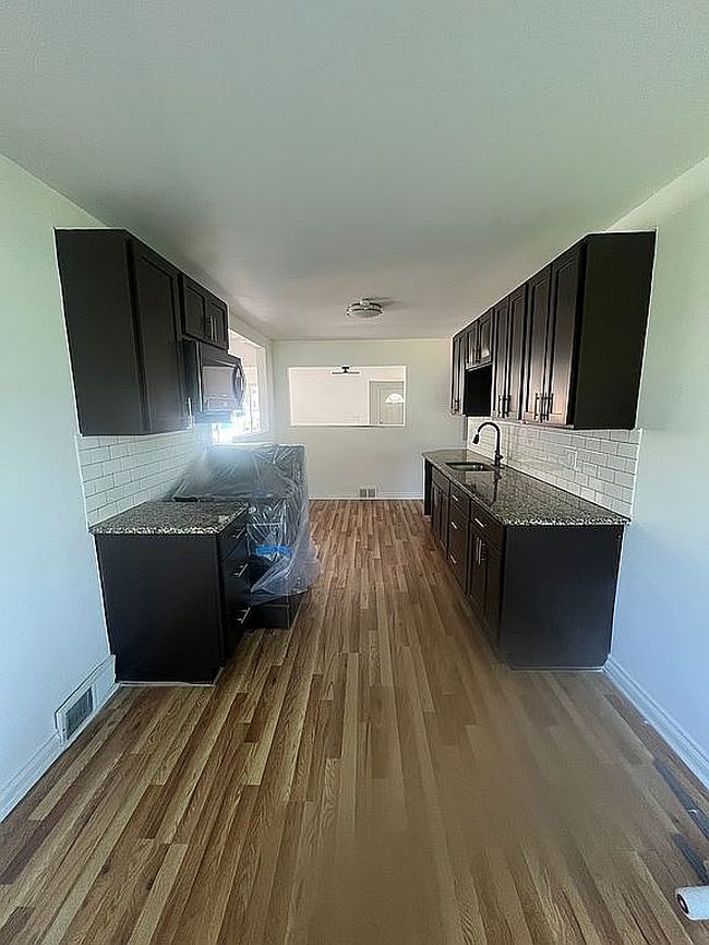Photo of 23711 Coyle St, Oak Park, MI