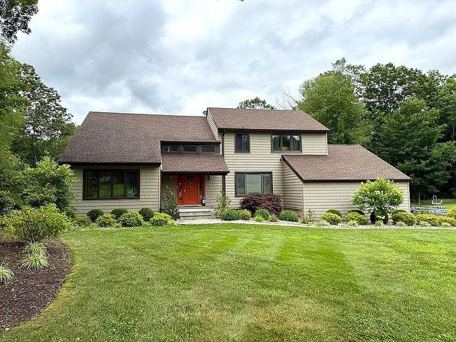 Photo of 9 Comanche Ct, Katonah, NY