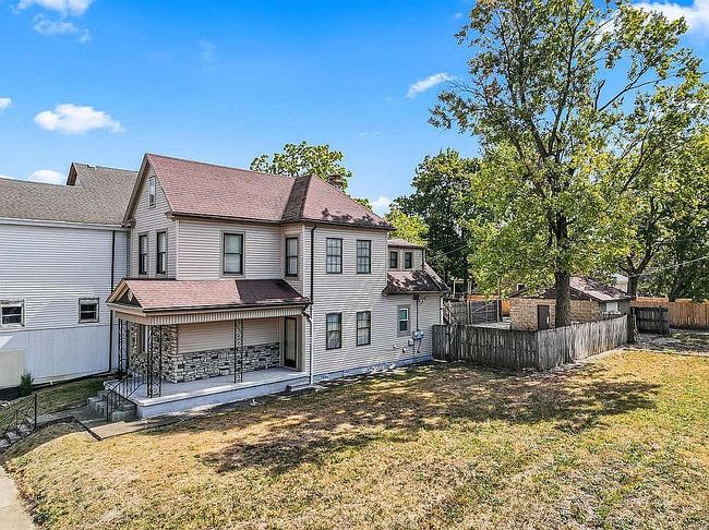 Photo of 2219 W Broad St, Columbus, OH