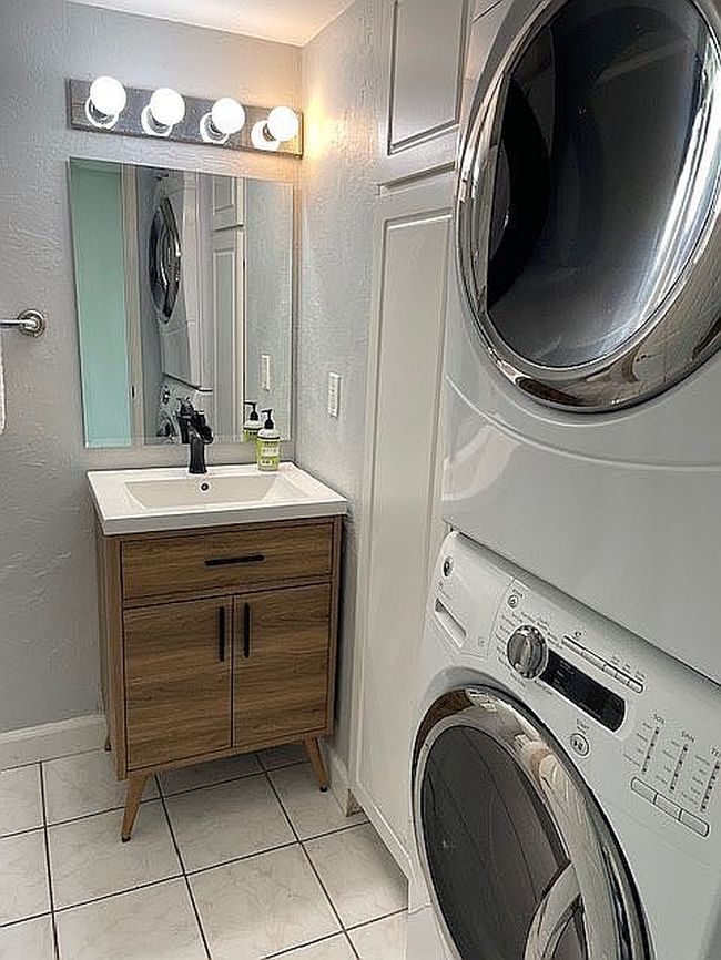 Image of 450 W 7th St Apt 1803