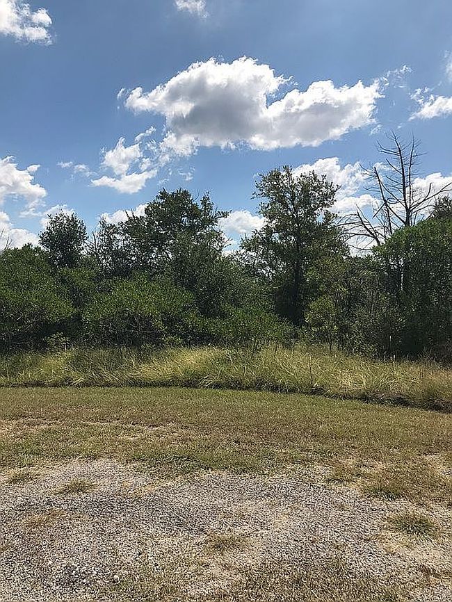 5741 Barkridge Dr, Granbury, TX