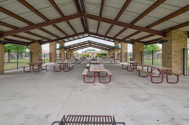 Photo of 707 Eves Necklace Dr, Buda, TX