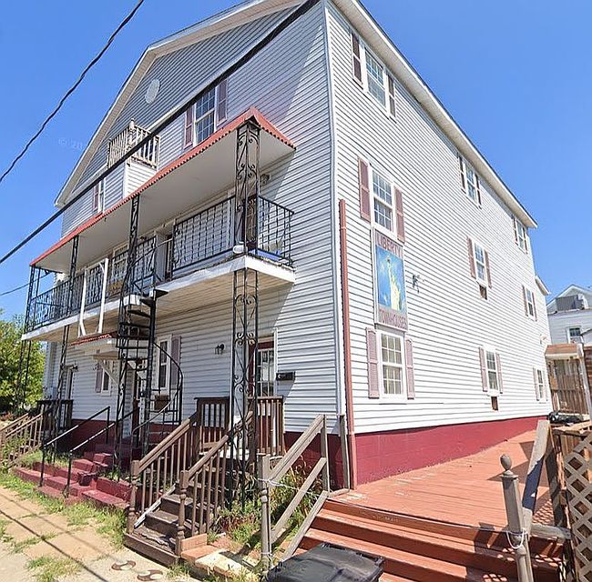 Image of 105 N Liberty St