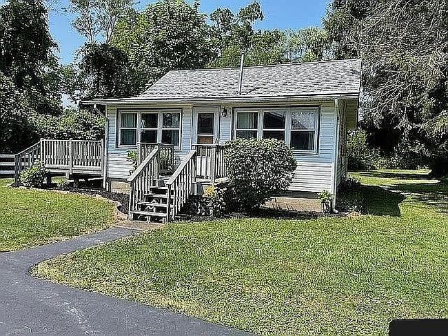 Photo of 12907 Ontario St, Irving, NY