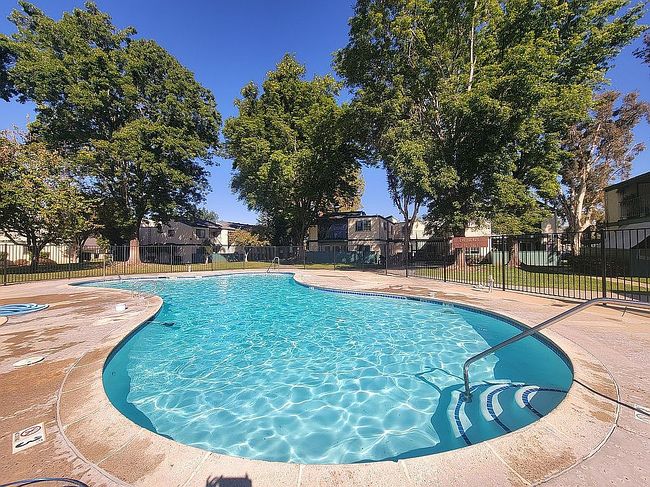 Image of 1817 E Grand Ave Unit 6