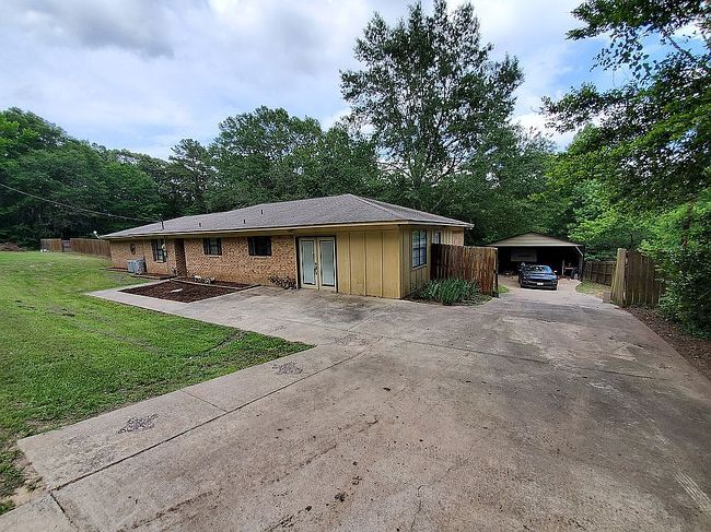 Photo of 1251 E Beverly Dr, Overton, TX