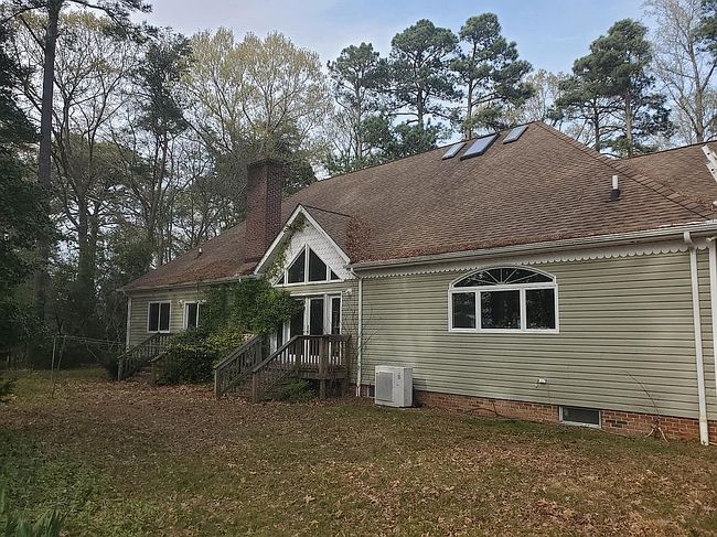 Image of 35204 Bluff Dr