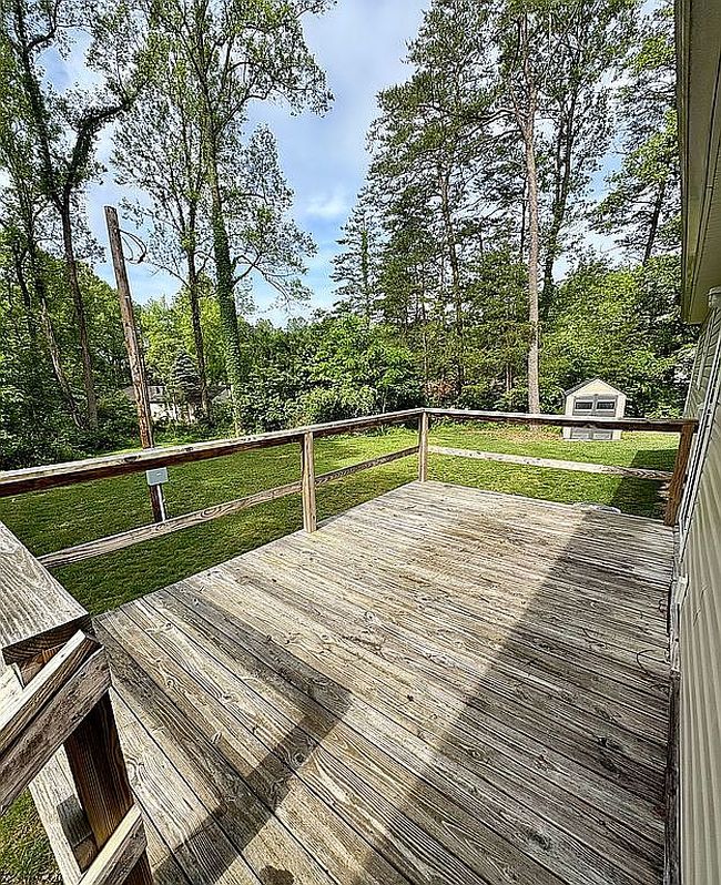 Photo of 182 Forest Dr, Parkersburg, WV