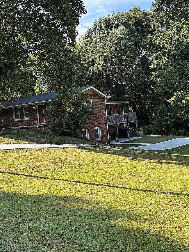 Photo of 301 Jeanette Ave