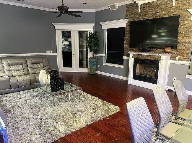 Image of 2813 Ballard Ave