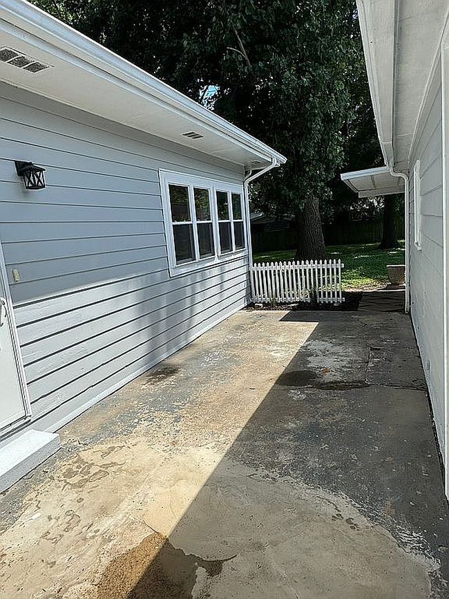 Photo of 275 E Broadway St, Argenta, IL