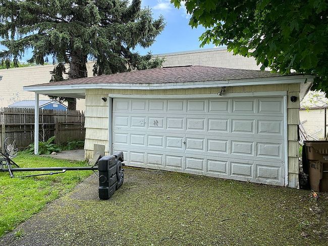 Photo of 19 Barbara Pl, Cheektowaga, NY