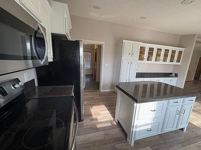 Additional photo 1 of property located at 501 6th Ave Ne