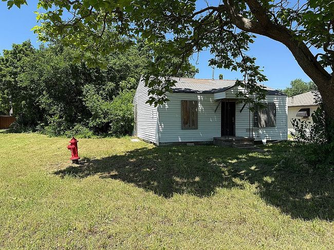Image of 1135 Ne Grand Blvd
