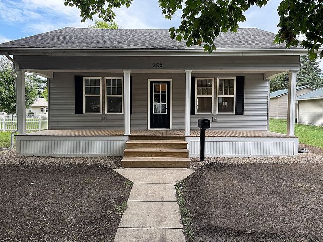 Photo of 205 E North St, Mt Sterling, IL